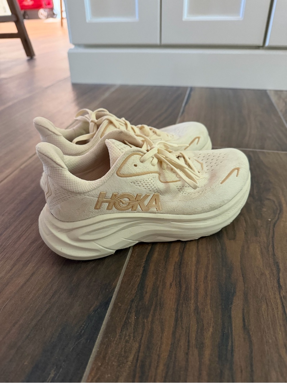 Hoka Clifton 10 vanilla